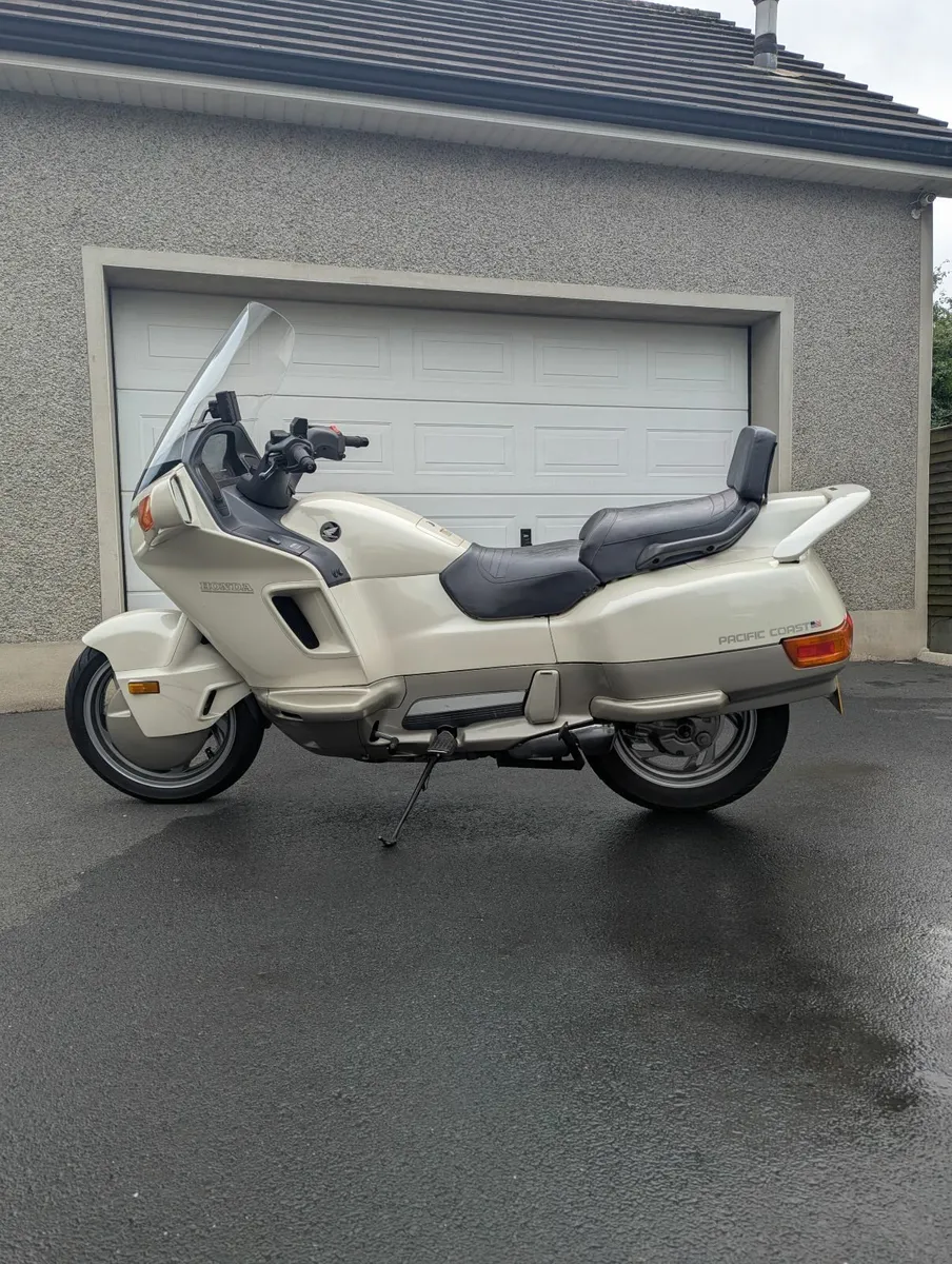 Honda PC 800 1989 - Image 1