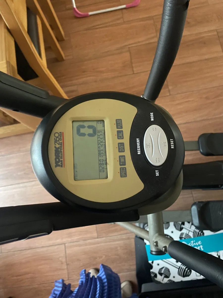 York 2150 Pro Cross Trainer / Elliptical - Image 2