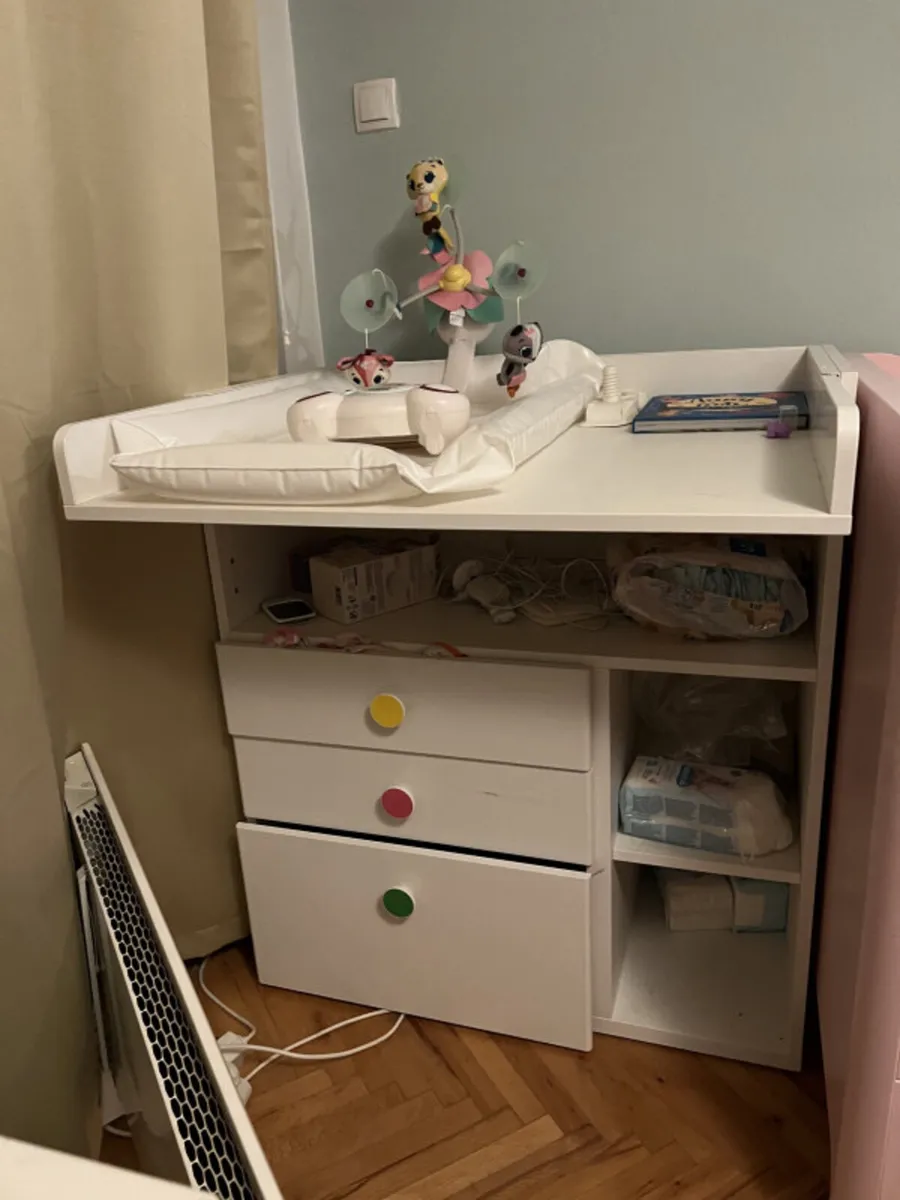 Baby changing cabinet