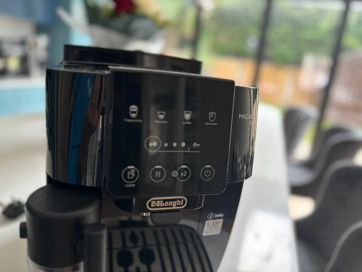 Delonghi Magnifica Start Coffee Machine - Image 2