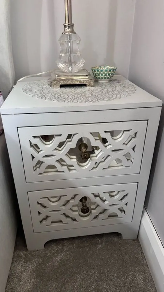 Chest of drawers and bed side table - Image 4