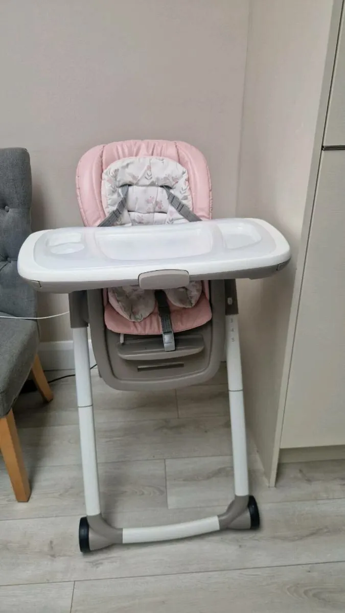 selection of baby items in excellent condition - Image 3