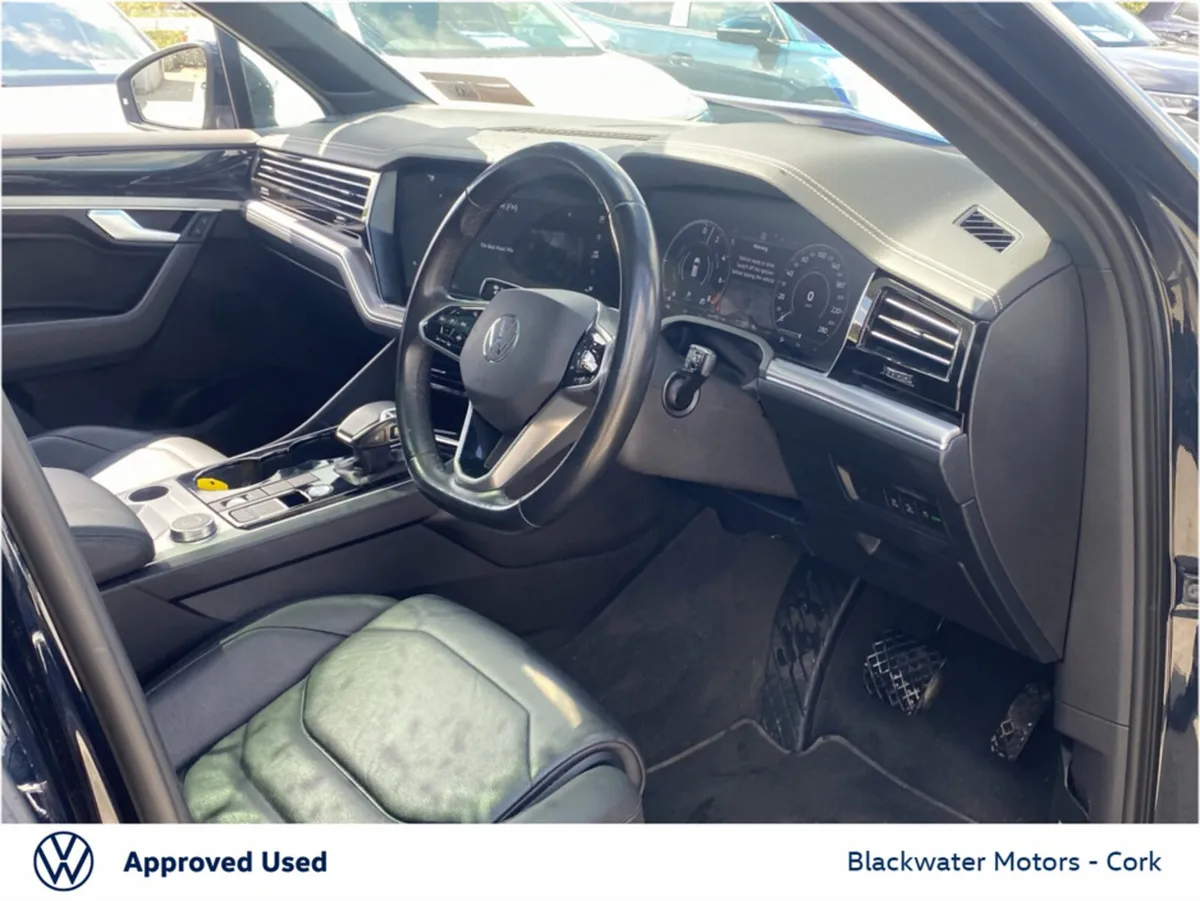 Volkswagen Touareg 3.0TSI PHEV 381BHP ELEGANCE HYB - Image 4