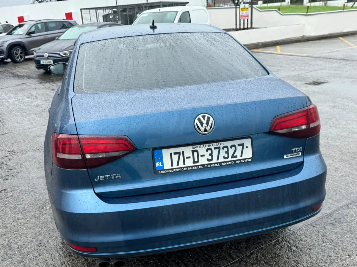 Volkswagen Jetta 2017 2.0 TDI - Image 3