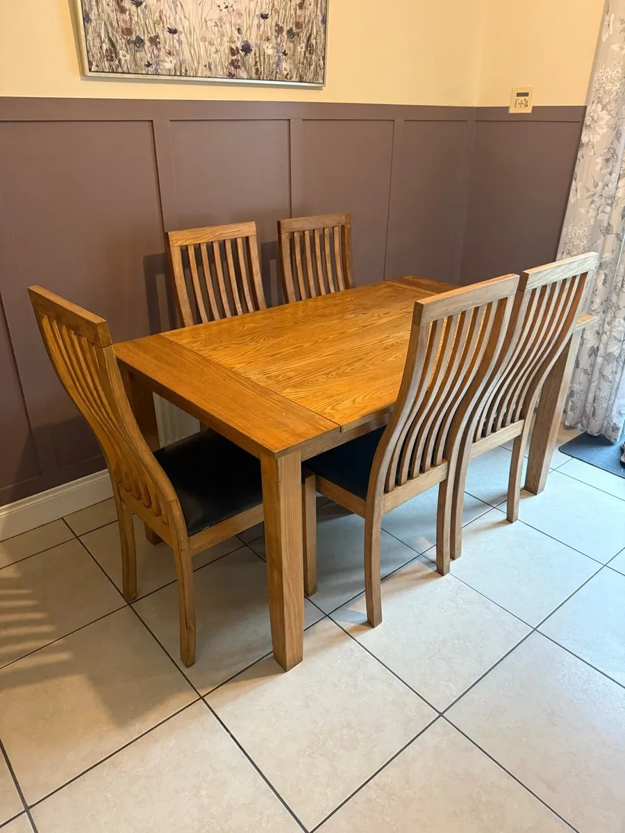 Dining table & chairs - Image 1