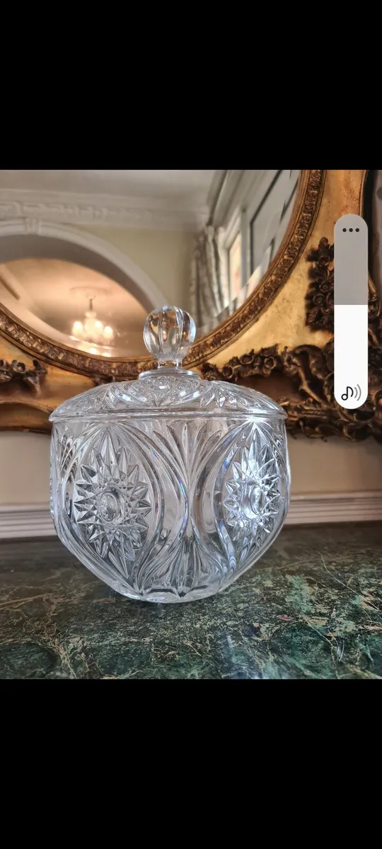 Antique etched crystal - Image 1