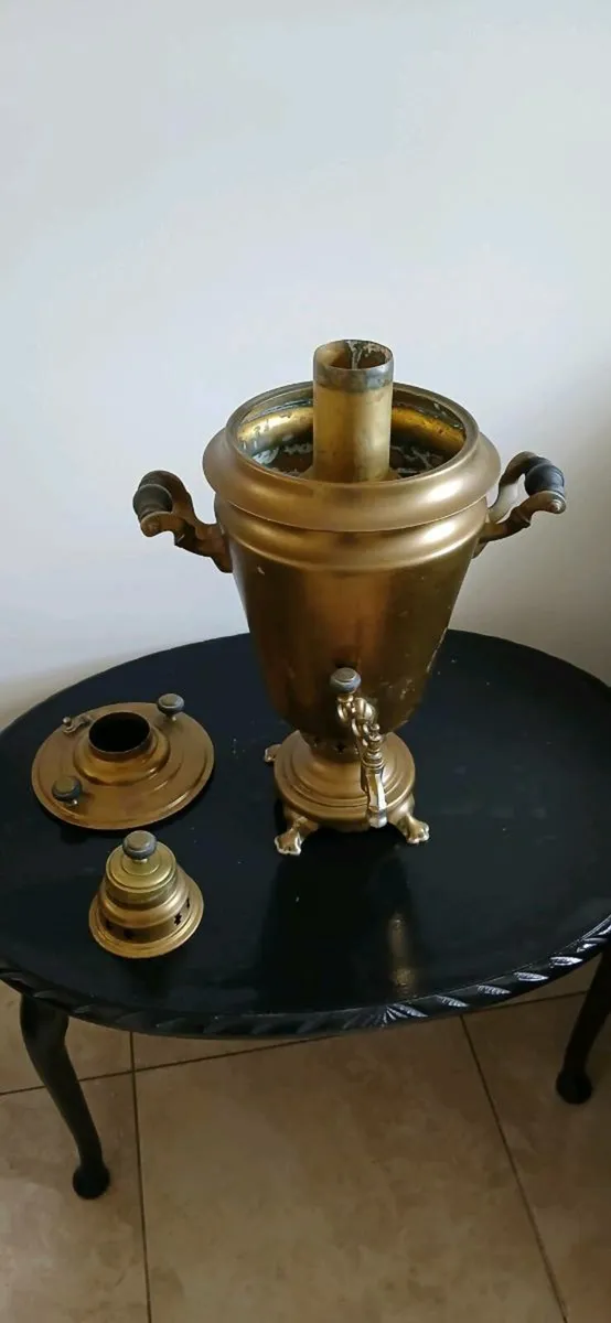 Russian brass samovar - Image 3