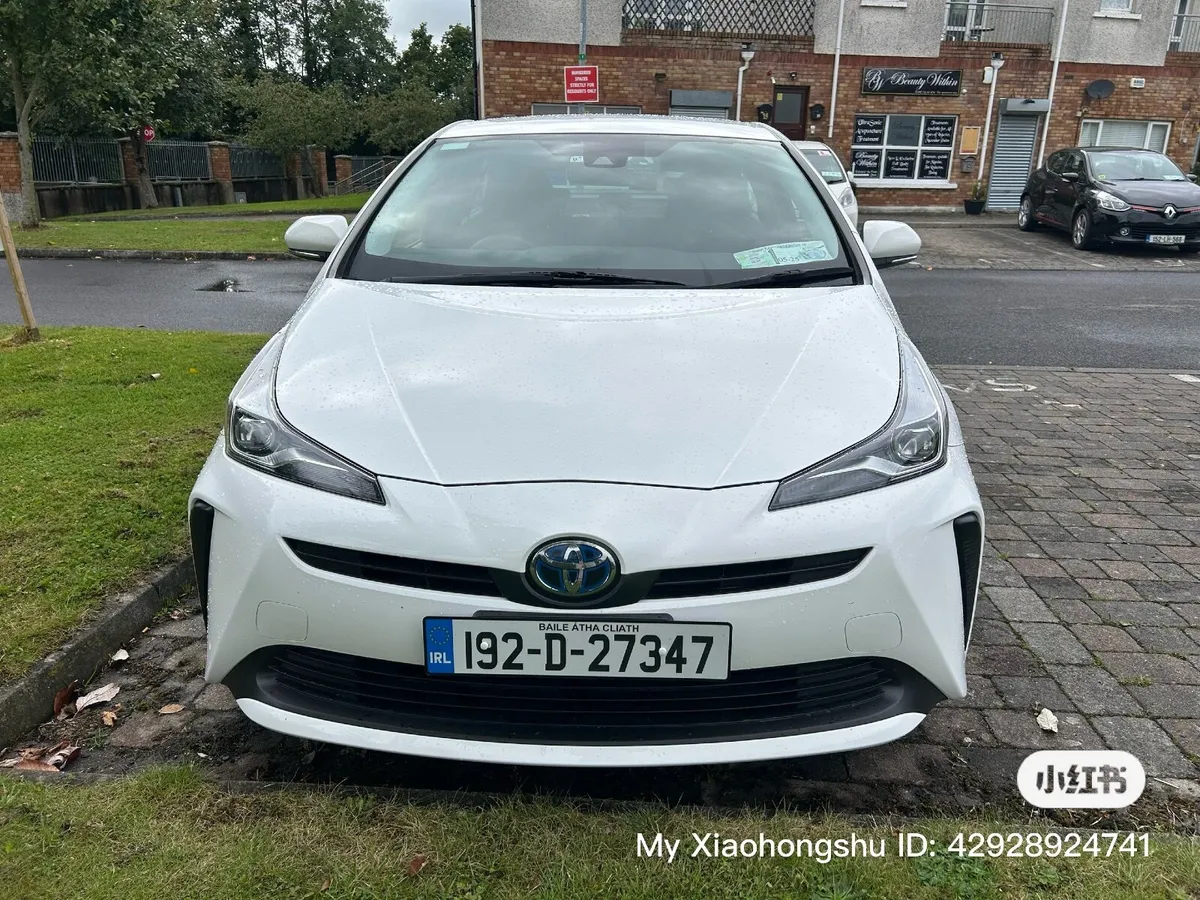 Toyota Prius 2019 - Image 2