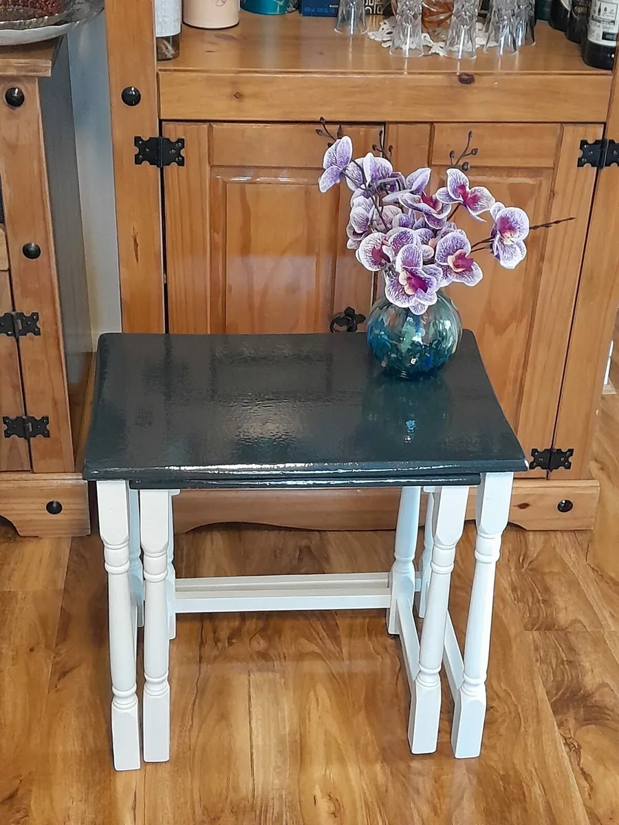 Set of 2 nesting tables - Image 2