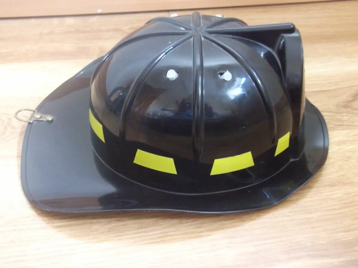 Kids firefighter helmet - Image 2
