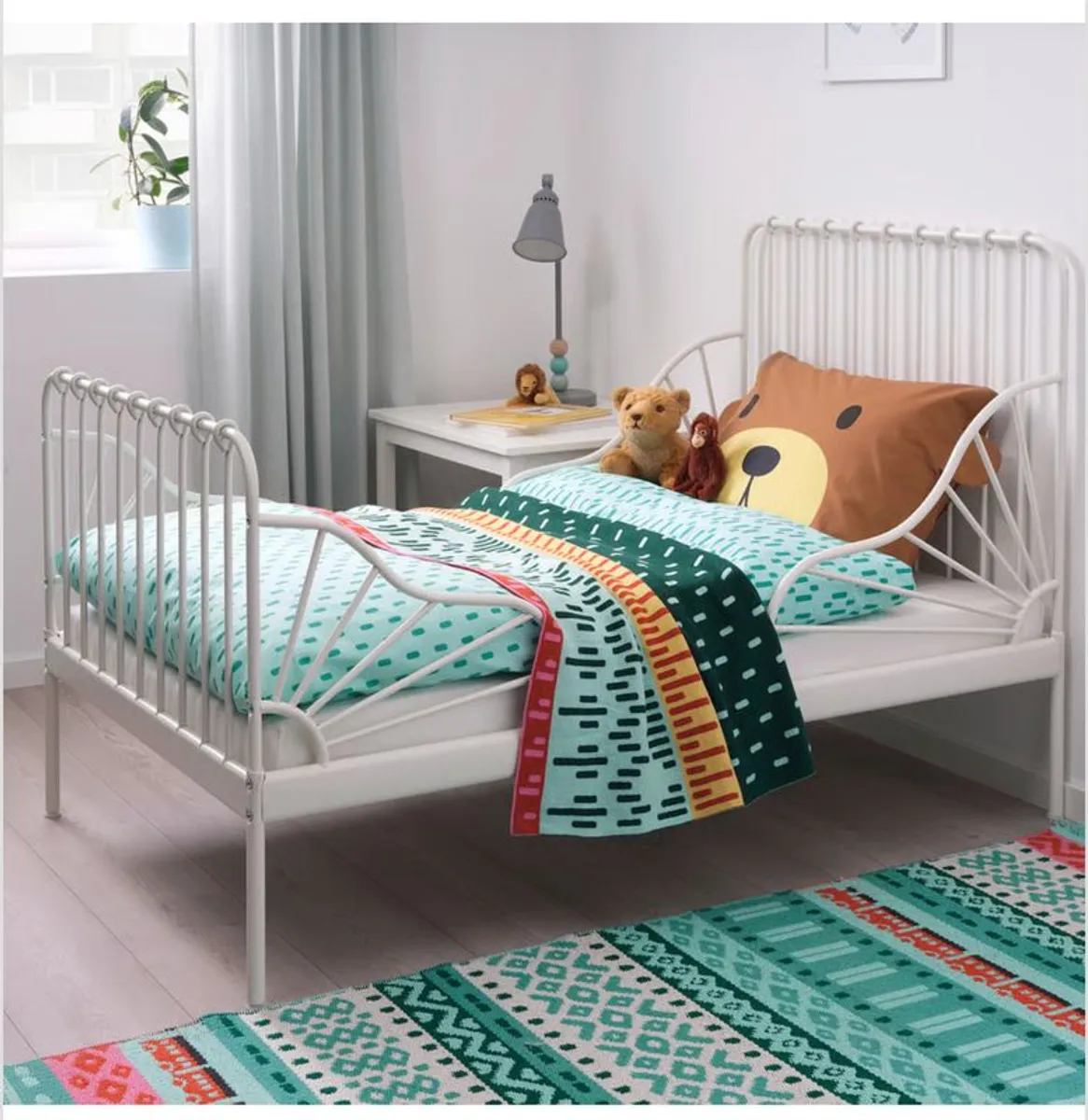 Minnen Extendable Bed - Image 1