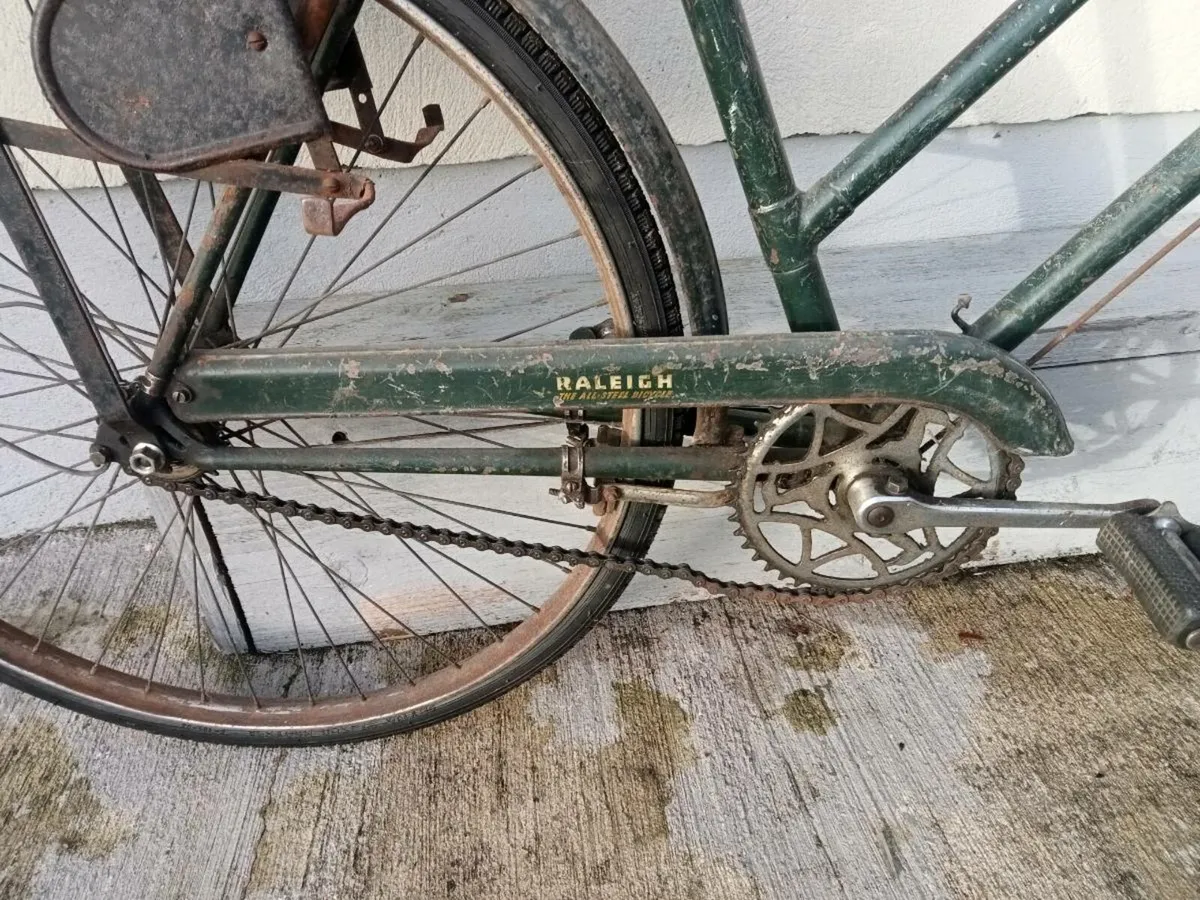 Ladies Raleigh high Nell bicycle - Image 2