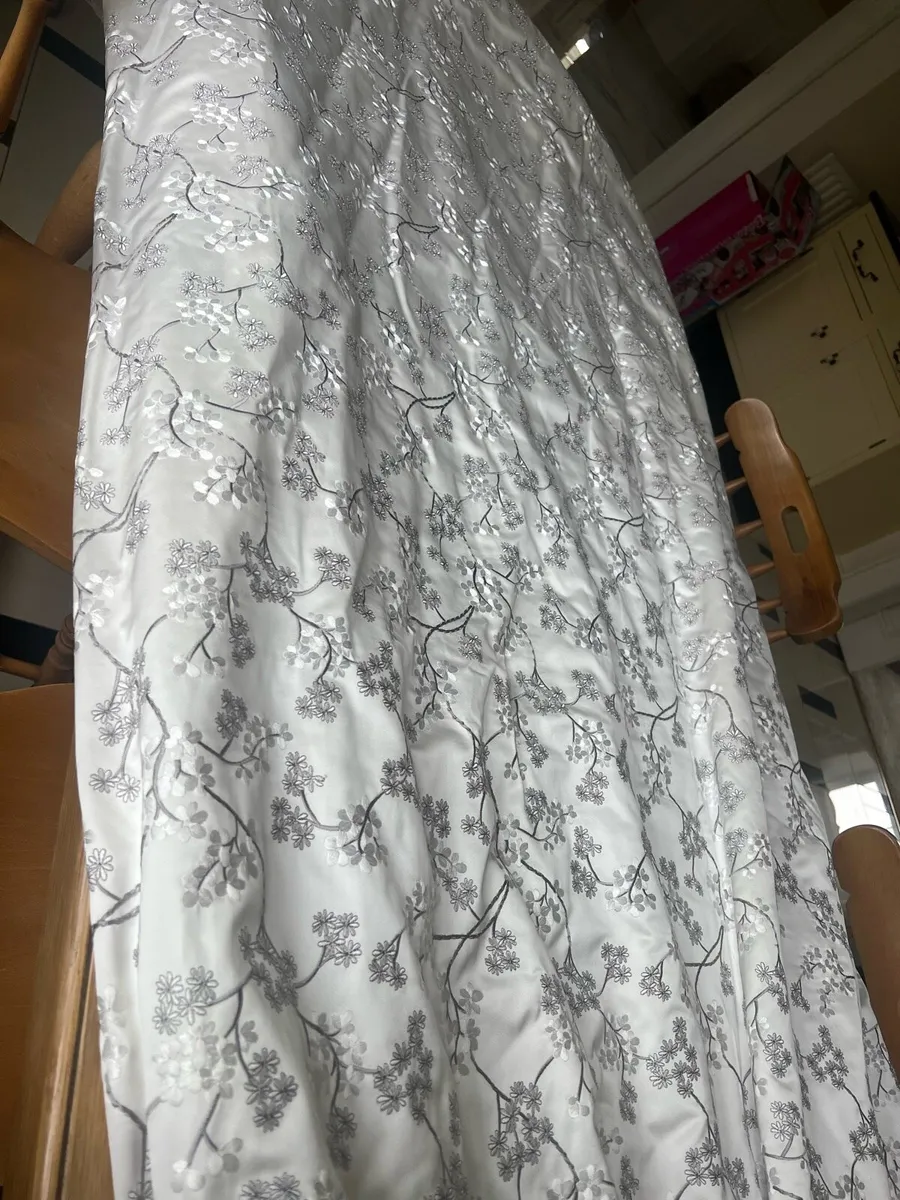 Curtains - Image 1