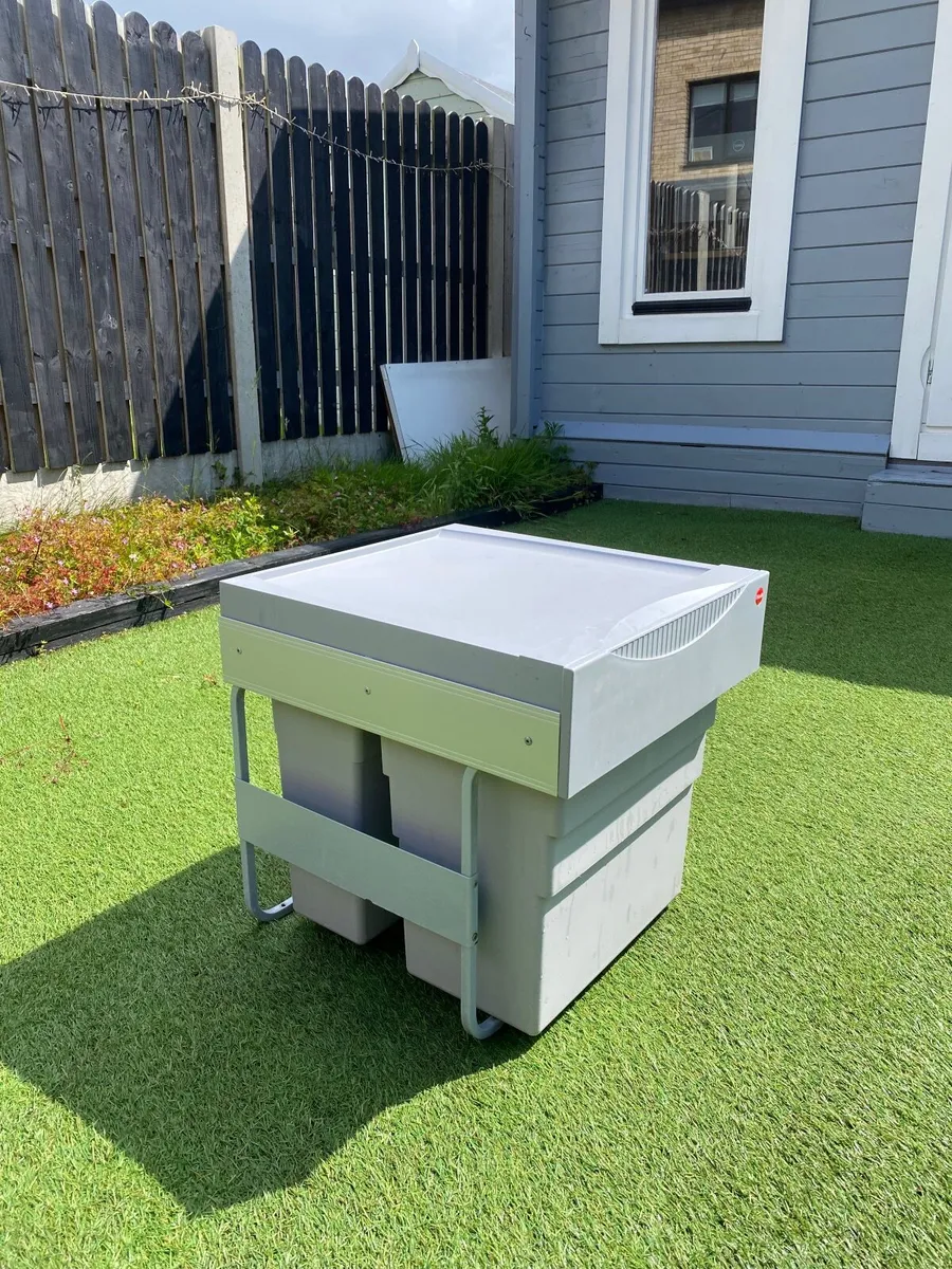 Hailo Waste Bins pull-out system - Image 3