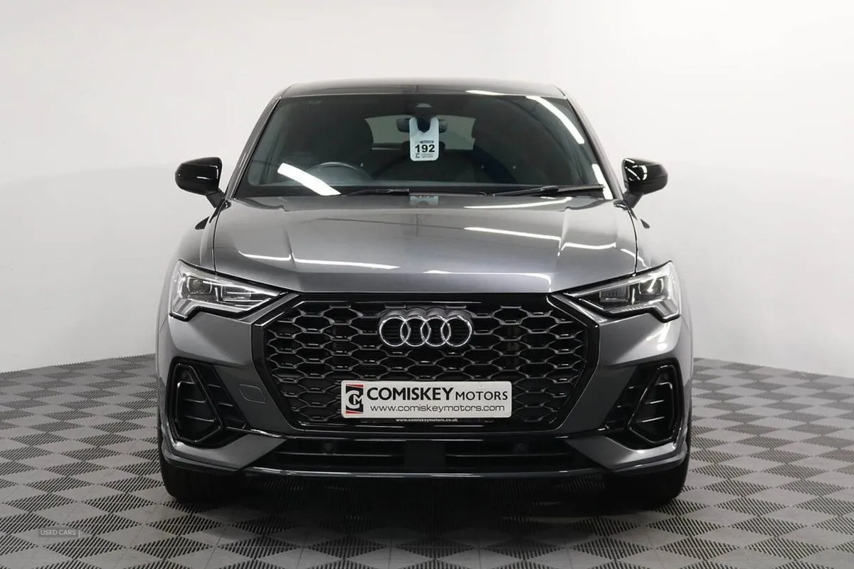 Audi Q3 Tfsi CoD Black Edition - Image 2