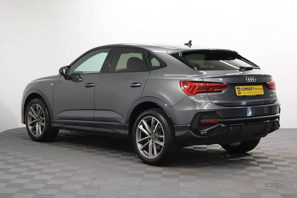 Audi Q3 Tfsi CoD Black Edition - Image 4