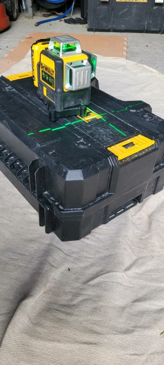 Dewalt 3 line laser green - Image 3