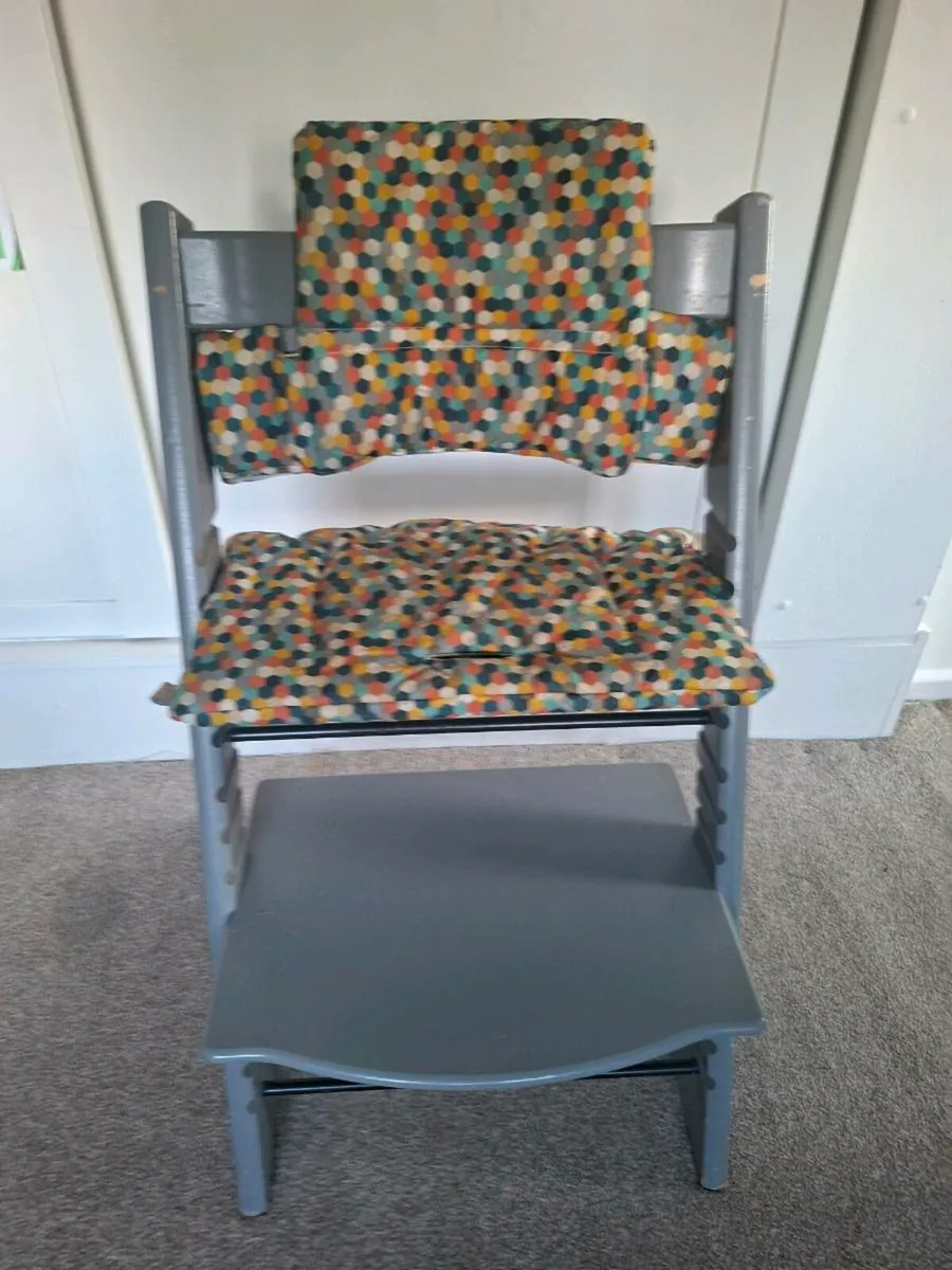 Stokke Chair with accessories - Image 1