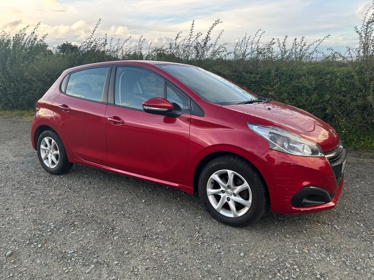 Peugeot 208 2016 - Image 1
