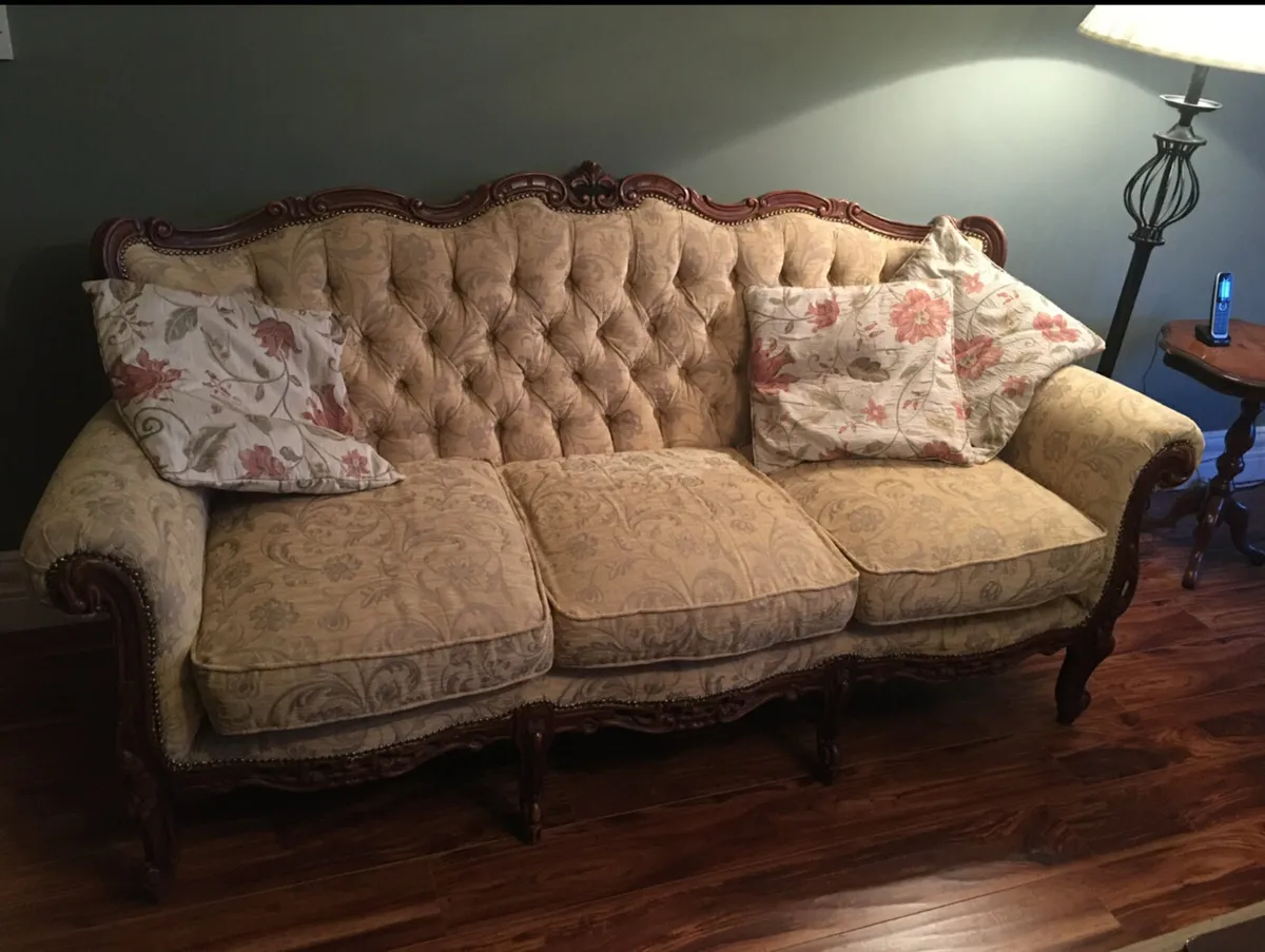Antique style 3 piece suite - Image 1