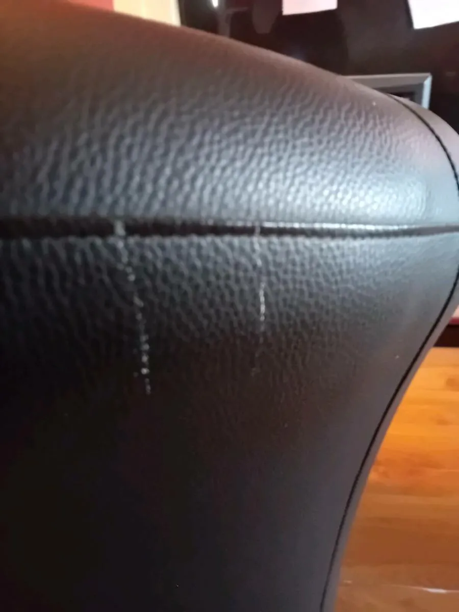 Large leatherette  tub chair black - Image 4