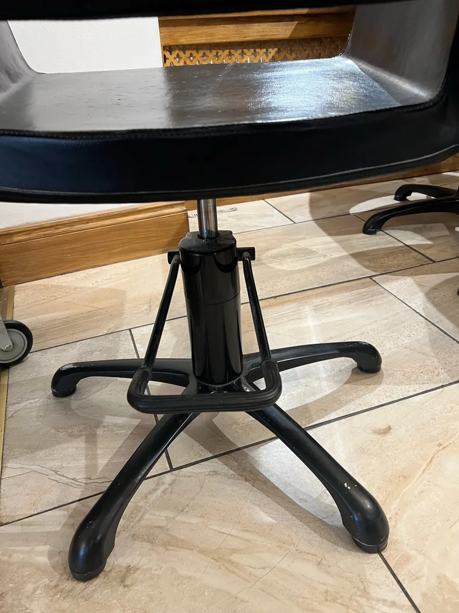 Chairs hydraulic hairdressing - Image 3