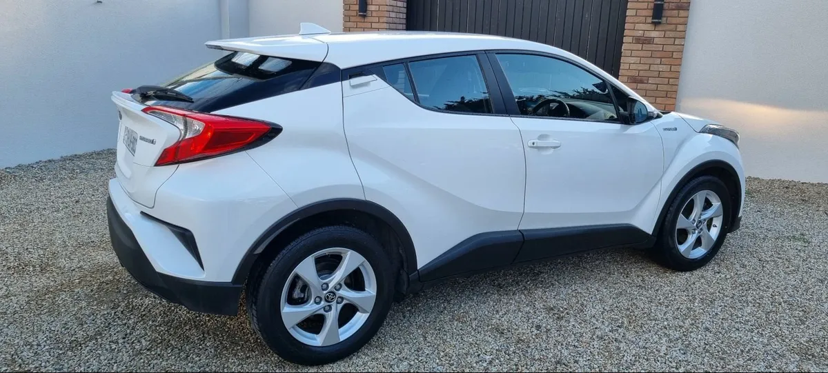 2017 Toyota C-HR Hybrid Automatic NCT 01-27 - Image 2