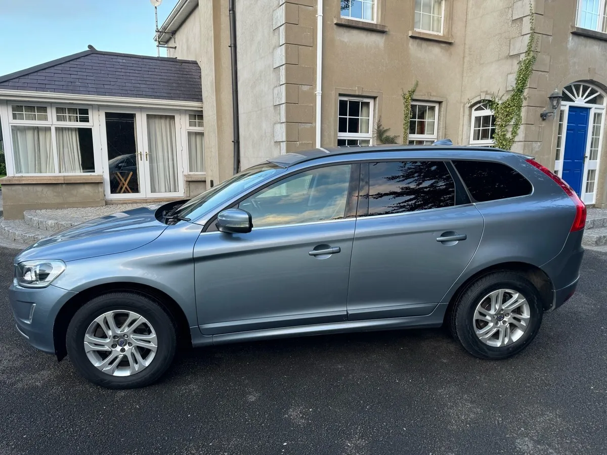 2016 (Oct) Volvo XC60 2.0 D4 SE Nav Auto - Image 2