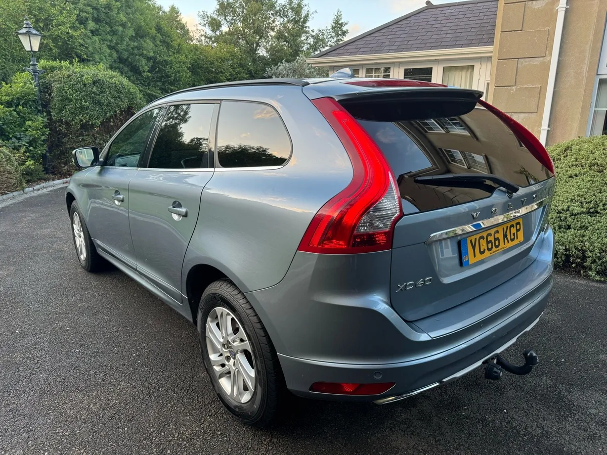 2016 (Oct) Volvo XC60 2.0 D4 SE Nav Auto - Image 3