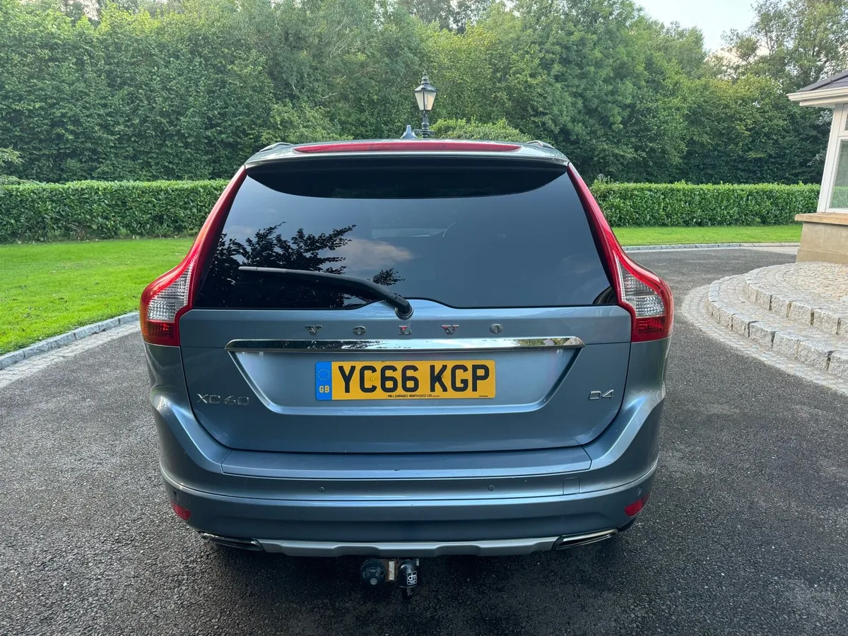 2016 (Oct) Volvo XC60 2.0 D4 SE Nav Auto - Image 4