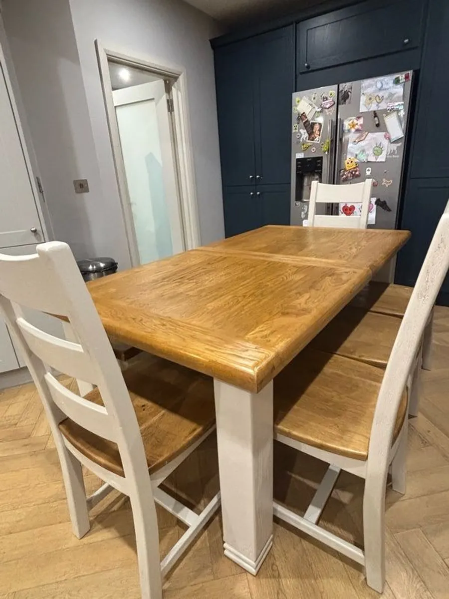 Large Solid Oak Extendable Dining Table , 5 Chairs & Bench - Image 3