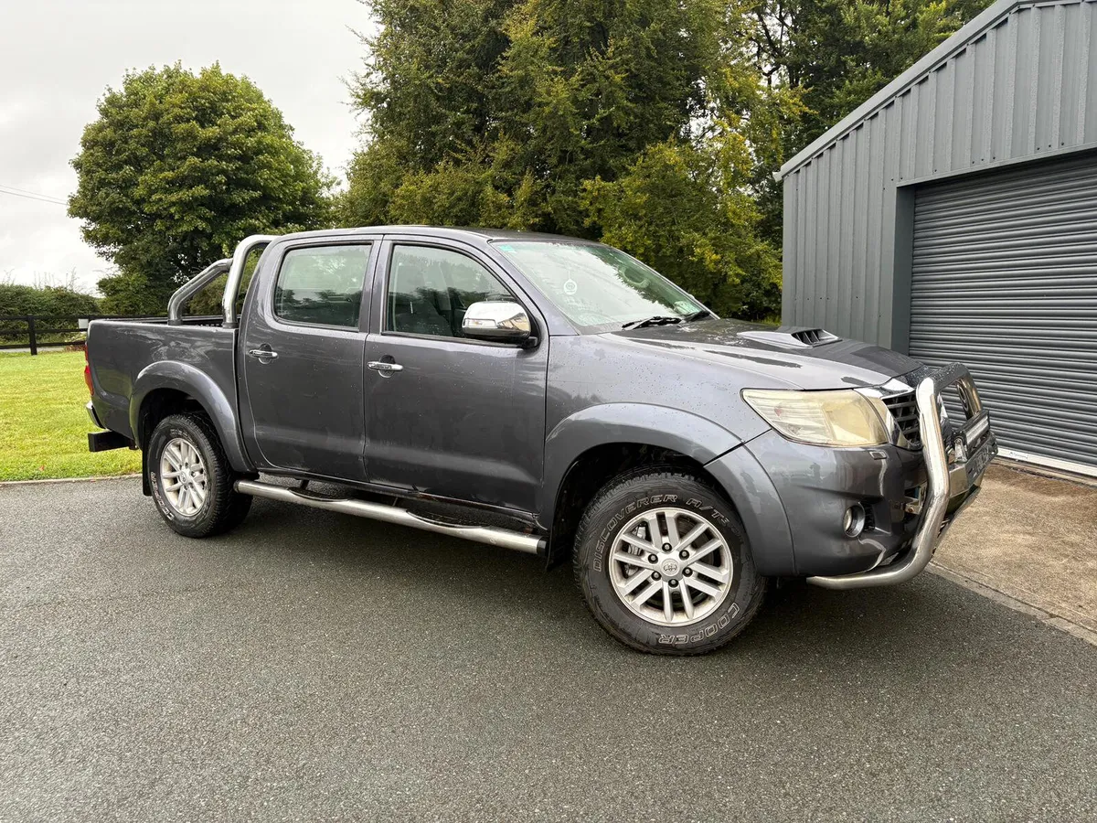 2014 Toyota Hilux 3.0d4d Invincible - Image 2
