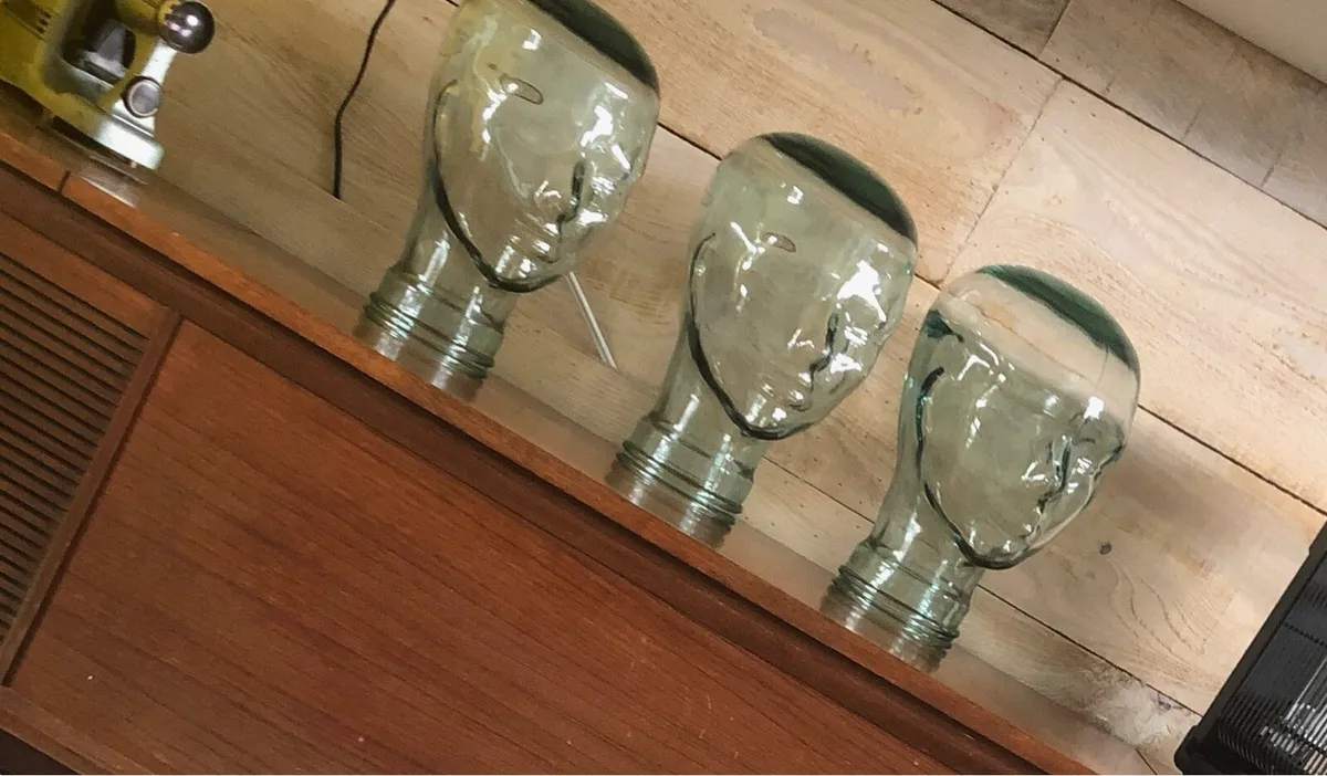 Glass head - Image 1