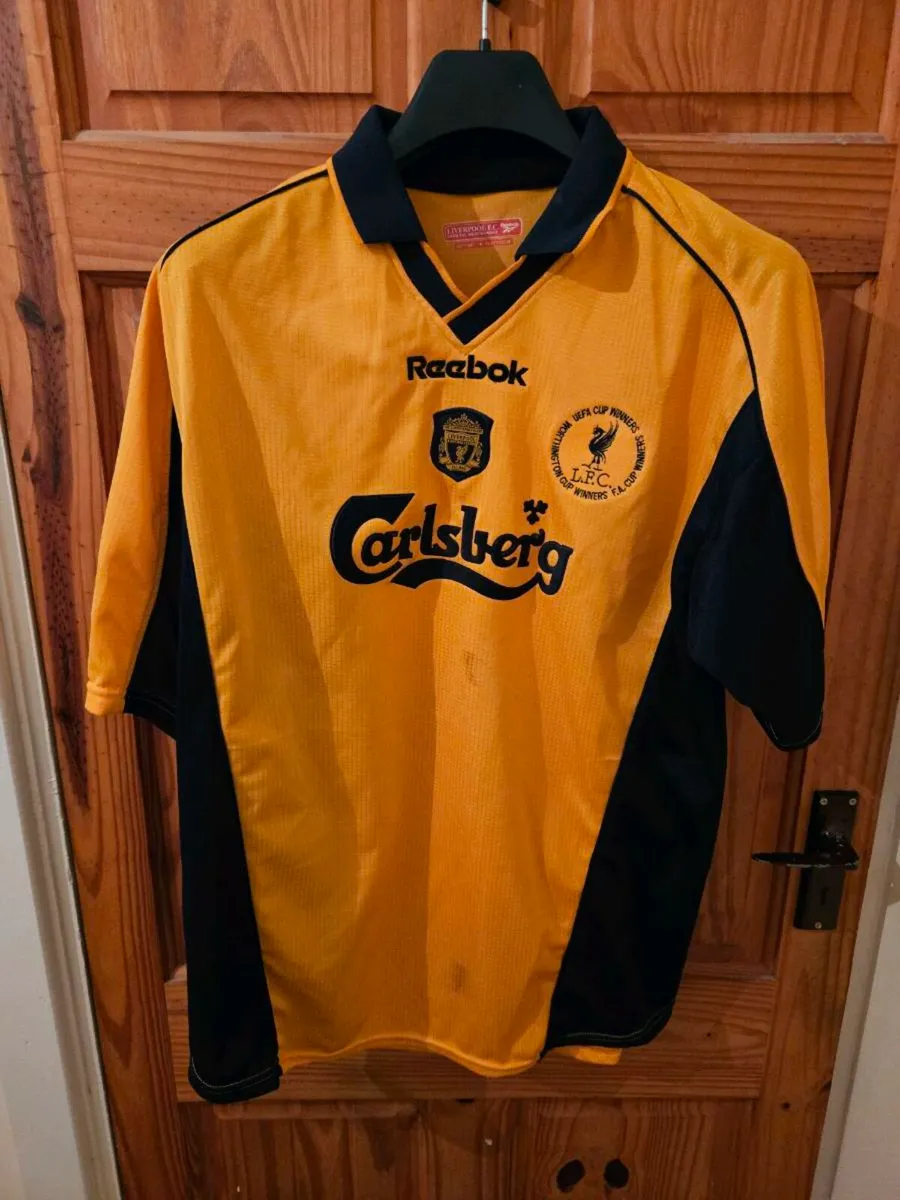 Liverpool Football Top - Image 1