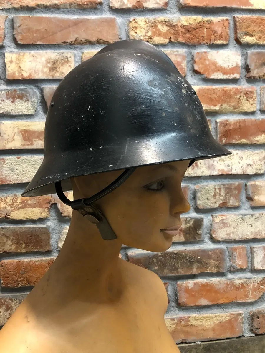 Vintage helmet - Image 1