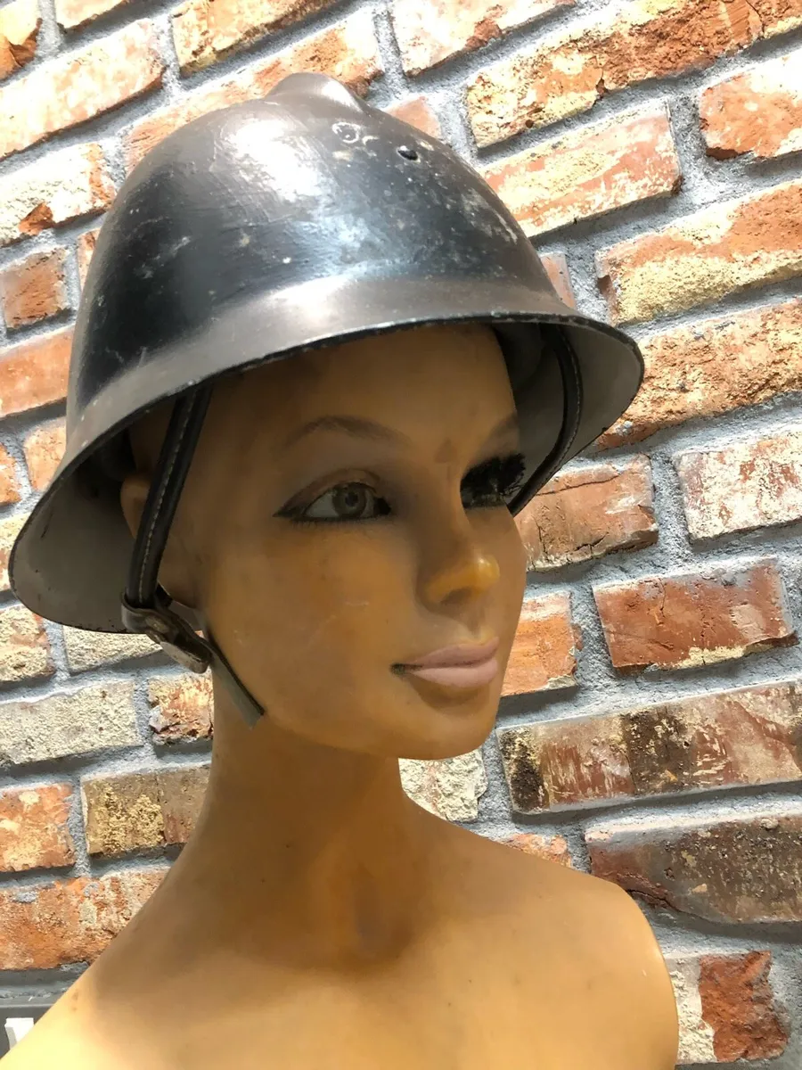 Vintage helmet - Image 2