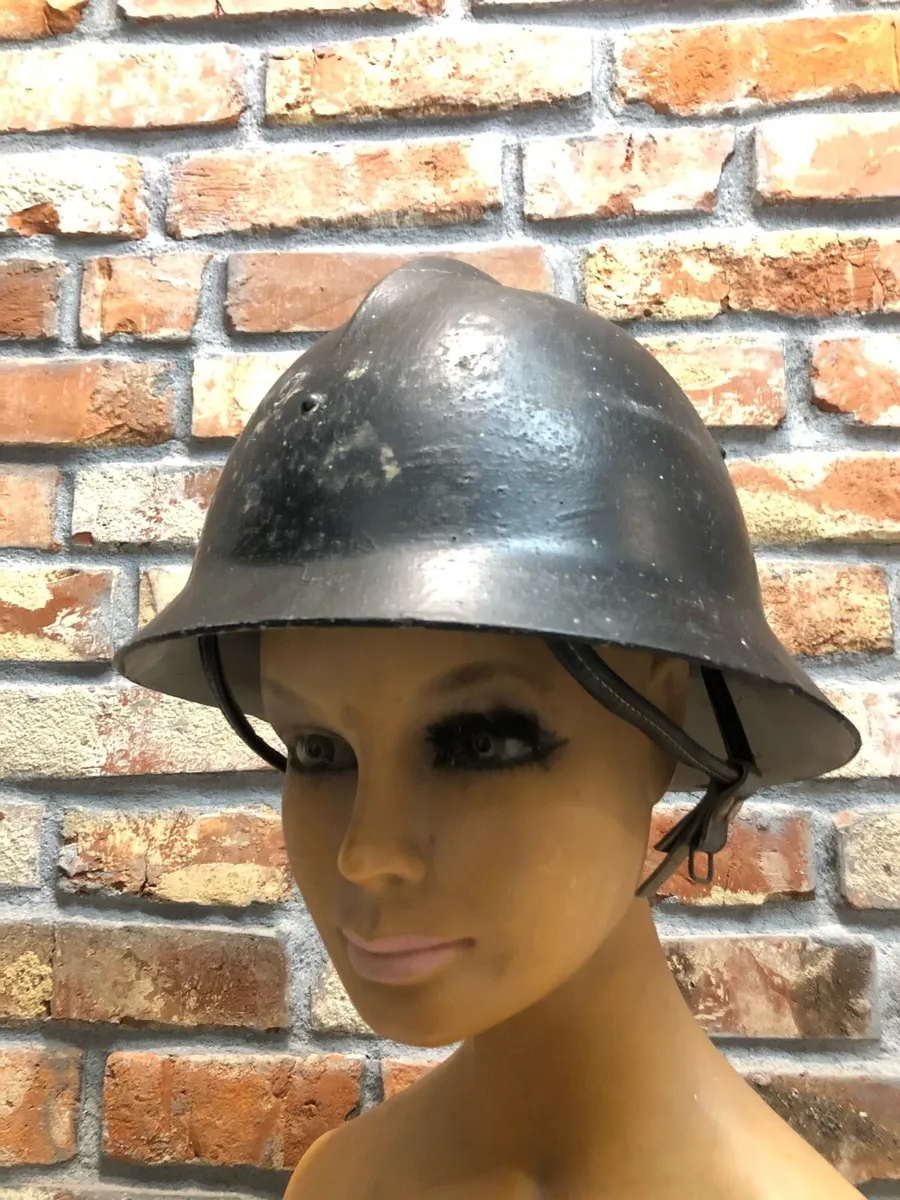 Vintage helmet - Image 4