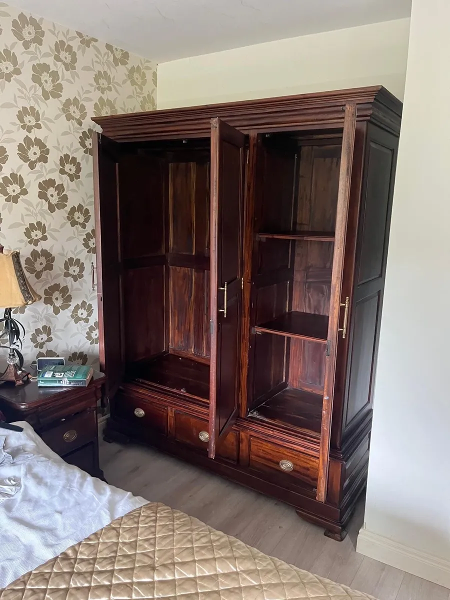 Wardrobe - Image 2