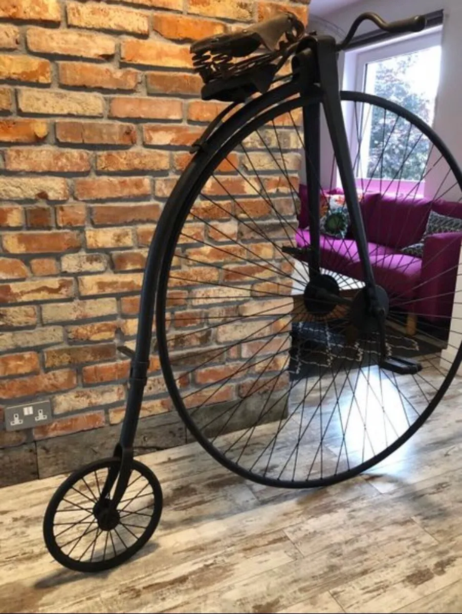 Vintage bike saddle - Image 2