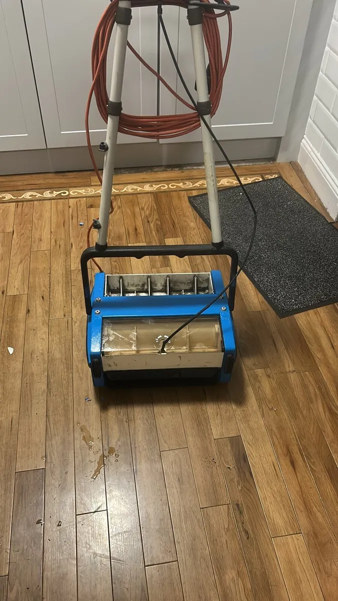 Floor scrubber dryer - Image 2