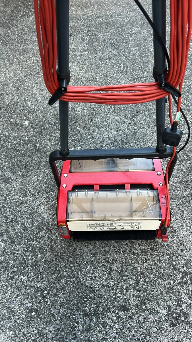 Floor scrubber dryer - Image 1