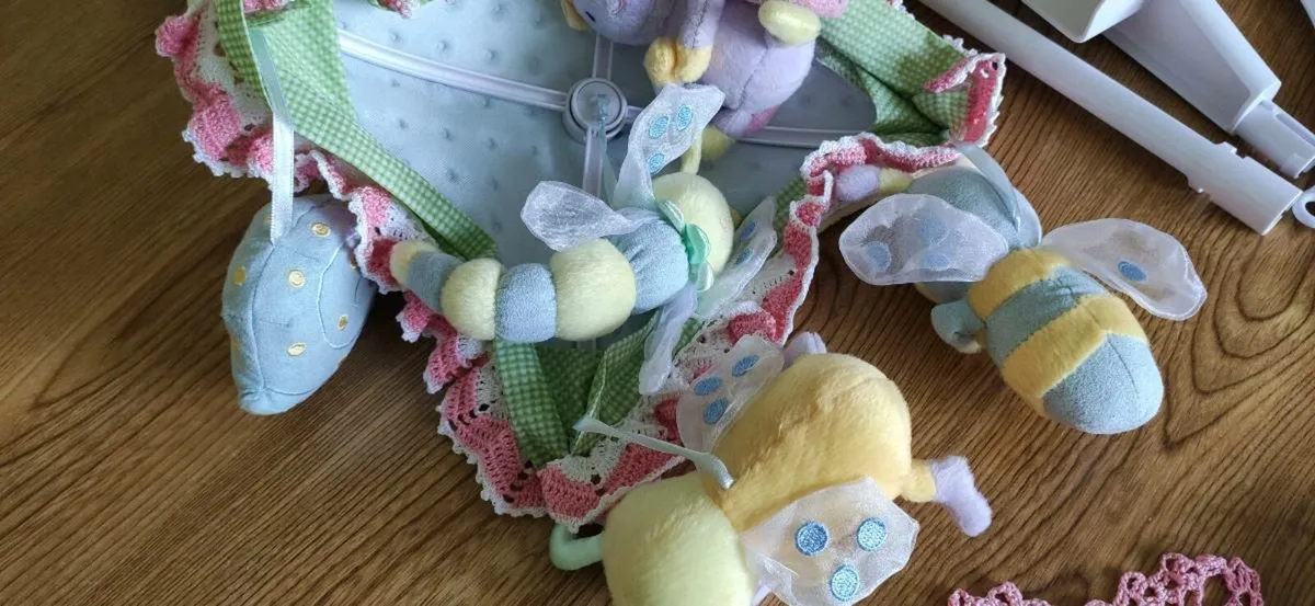 VTech Baby Lullaby Mobile + cot curtains - Image 3