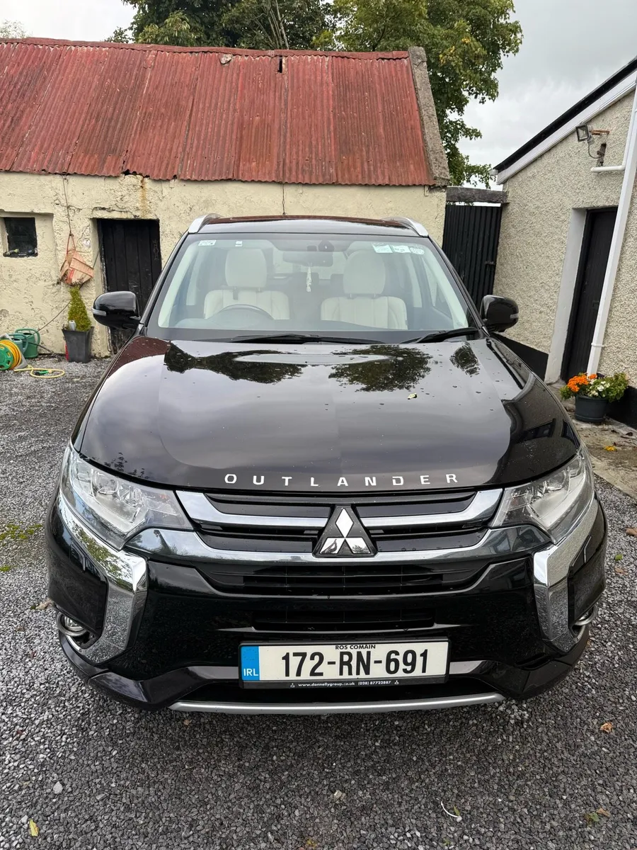 Mitsubishi Outlander 2017 - Image 1