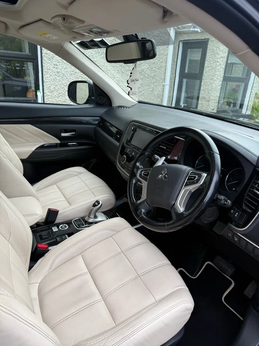 Mitsubishi Outlander 2017 - Image 3