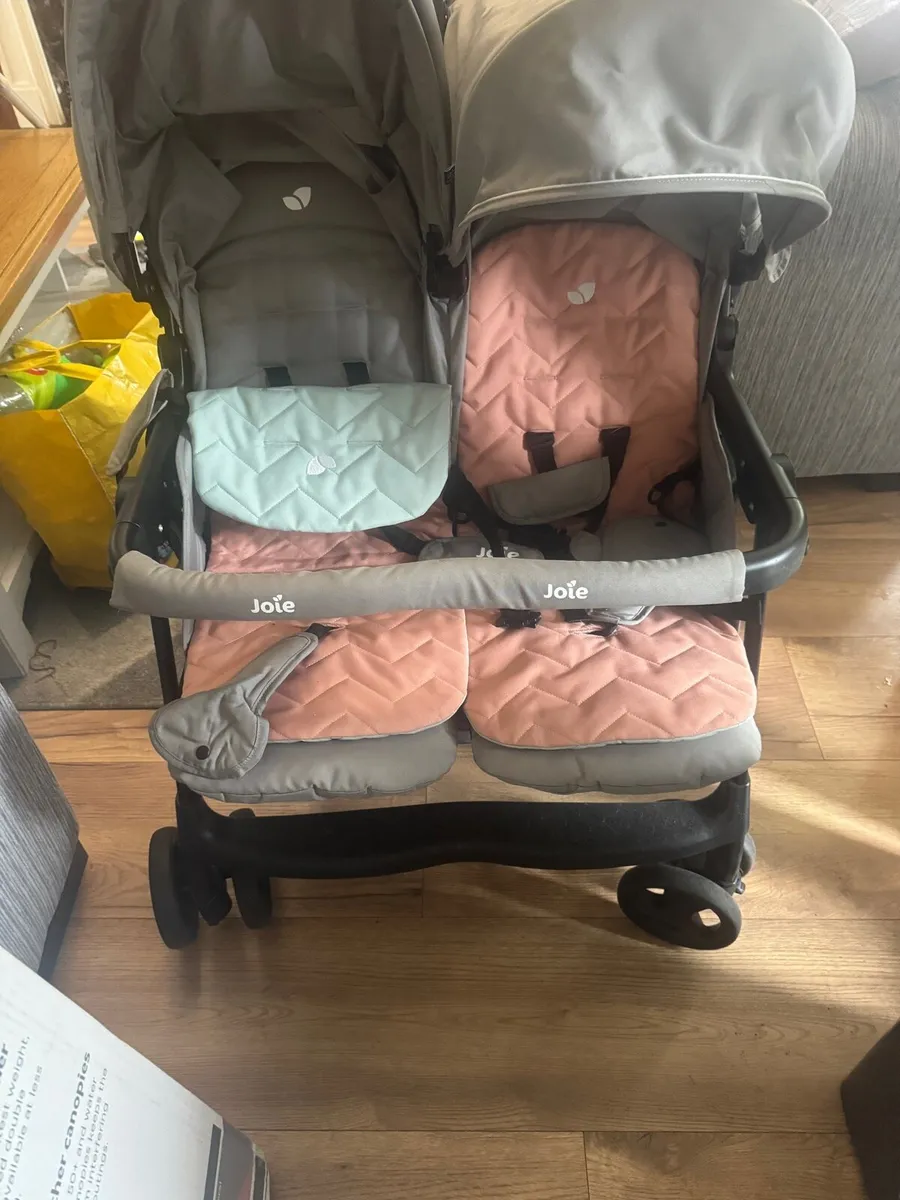 Joie Aire twin stroller, Like New - Image 2