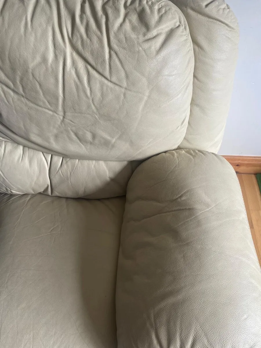 Free couch 3 seater - Image 3