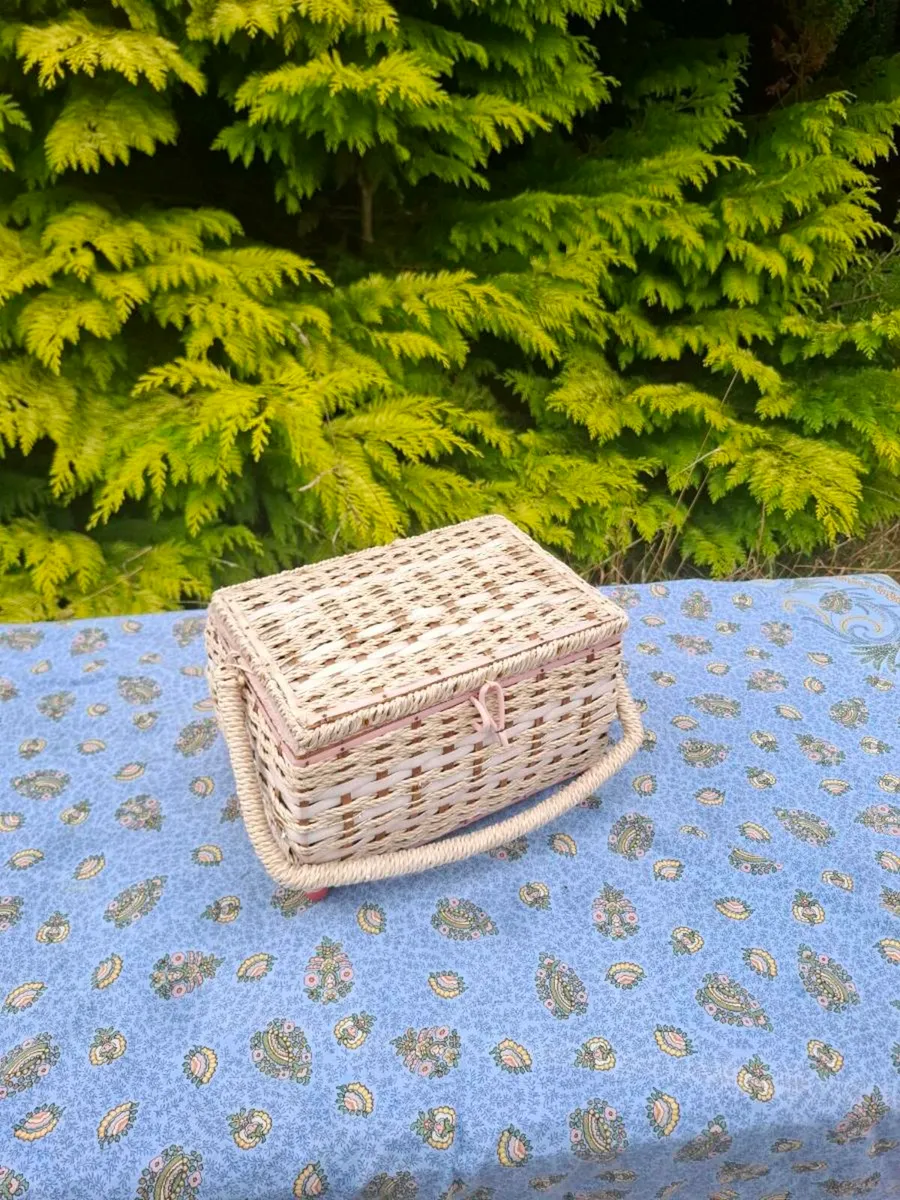 Old sewing box postage possible - Image 1