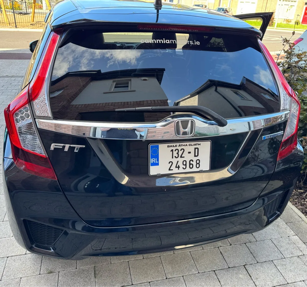 Honda Fit 2013 Hybrid - Image 2