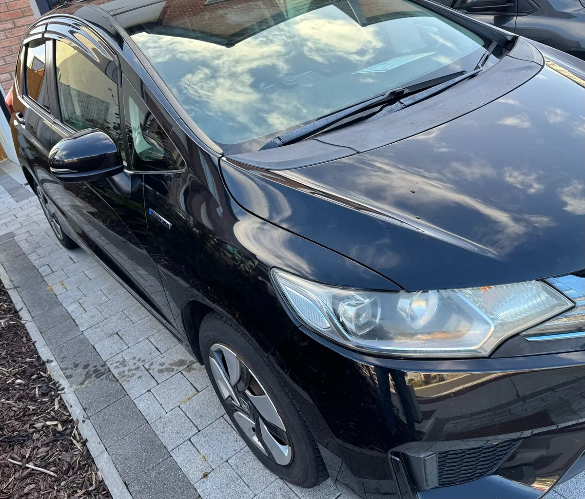Honda Fit 2013 Hybrid - Image 3