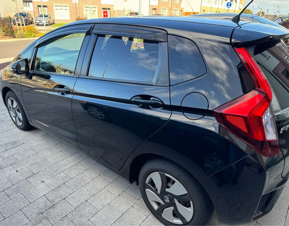 Honda Fit 2013 Hybrid - Image 4
